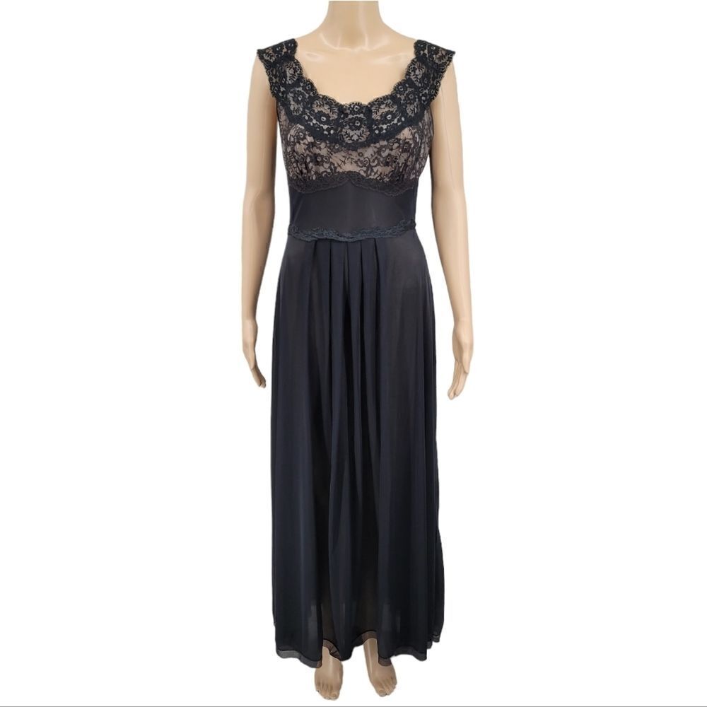 Vanity Fair 60s Vintage Black Lace Nylon Nightgown Crumb Catcher Bodice
